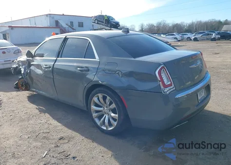 2018 Chrysler 300 Touring L z USA, uszkodzony, nr VIN 2C3CCAAG6JH304263